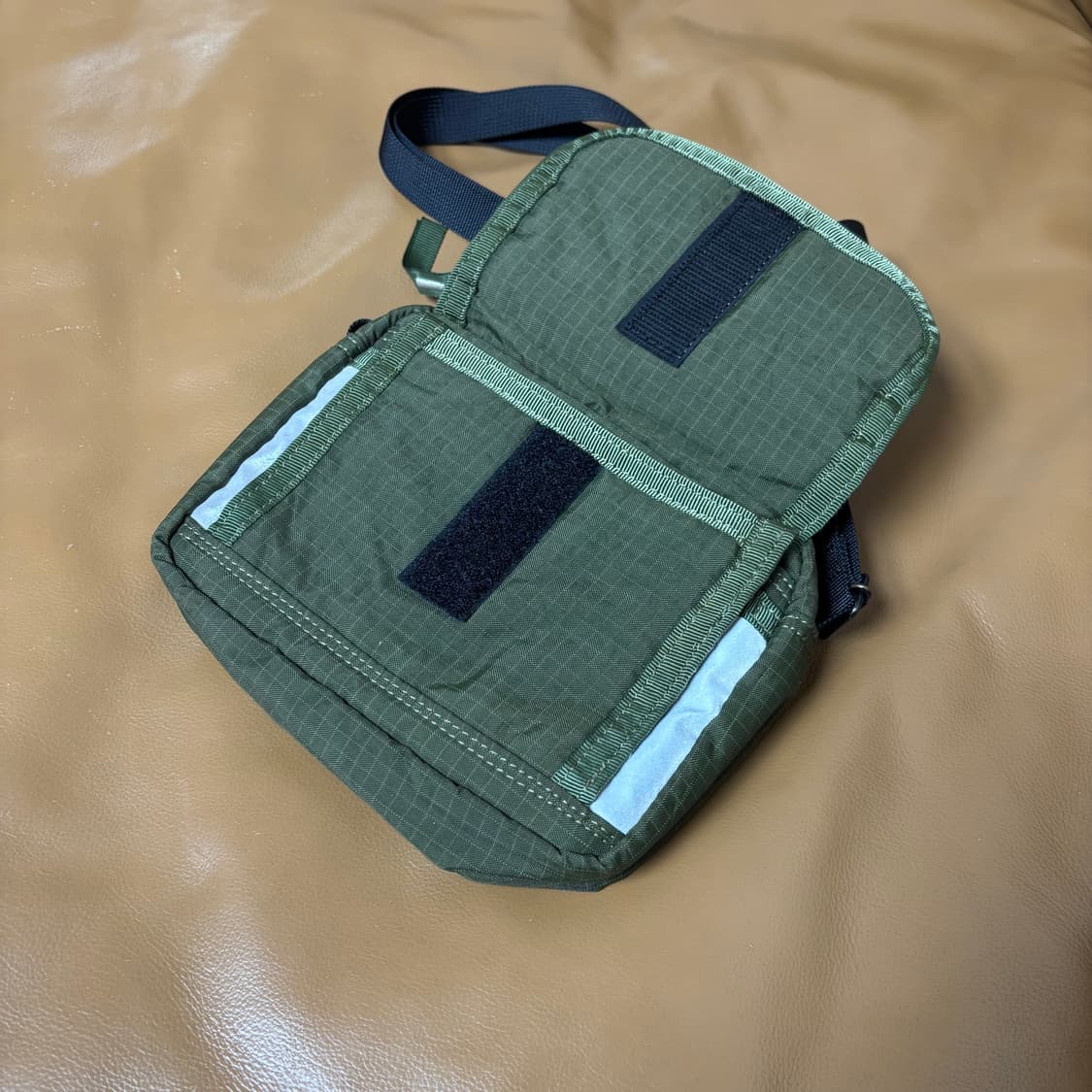 PORTER 포터 스몰백 크로스백 샤코슈 가방 카키 상품이미지4