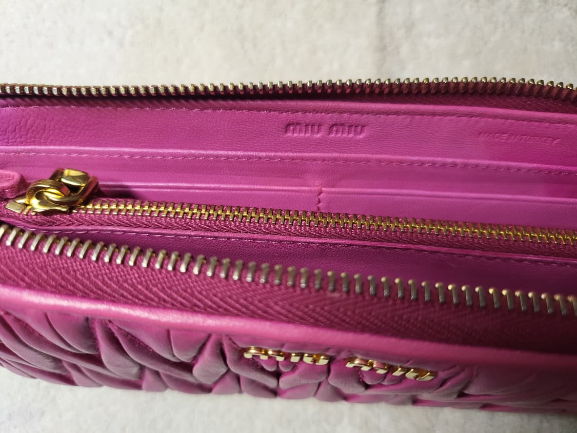 미우미우 마틀라세 장지갑 상품이미지7