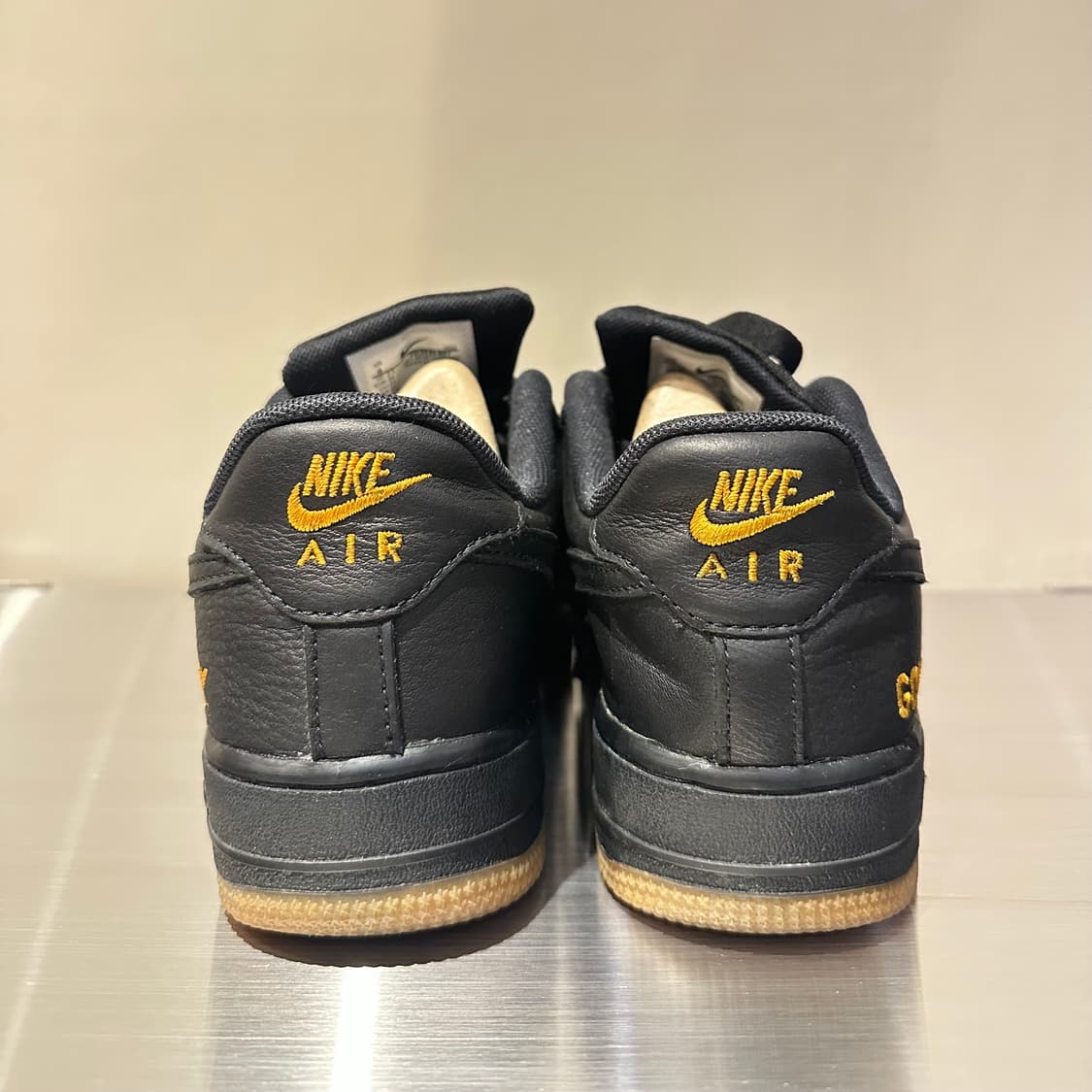 나이키 에어포스 1 로우 고어텍스 블랙 라이트 카본 상품이미지6