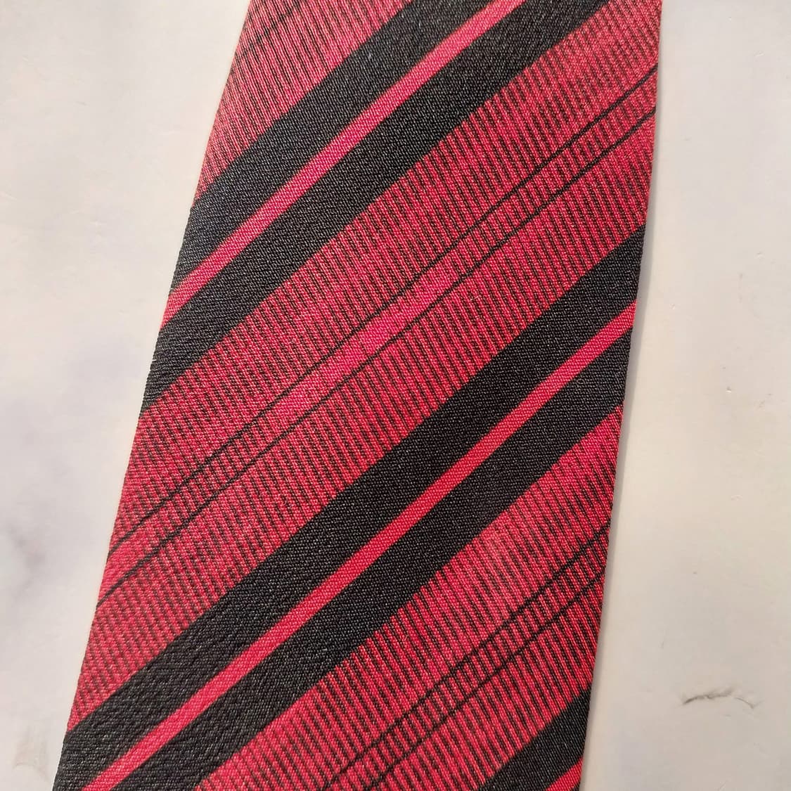 발렌티노 실크 레드 스트라이프 넥타이 8cm A등급 K1664
 상품이미지7