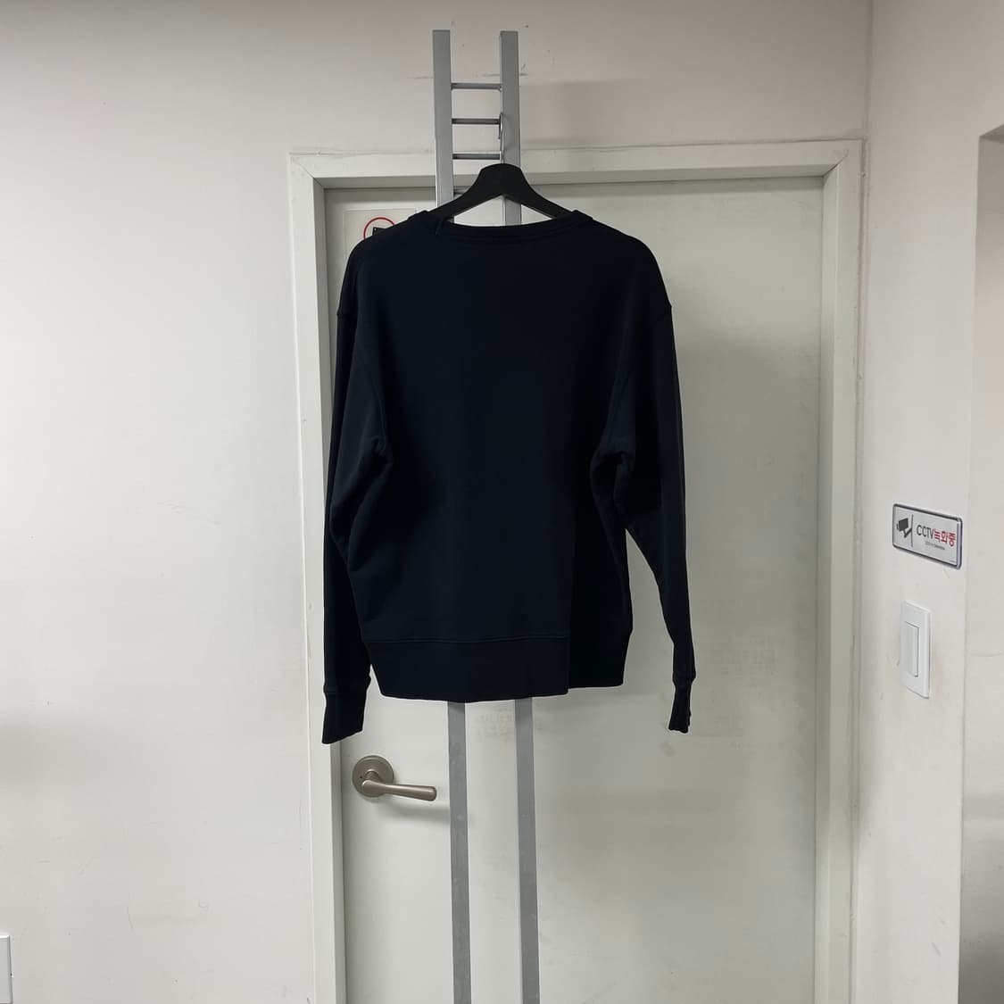 아크네스튜디오 블랙 맨투맨 M 상품이미지7