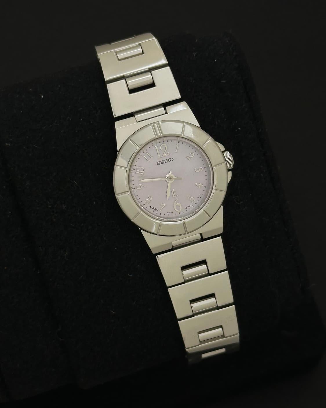 세이코 루키아 자개 다이얼 쿼츠 시계 상품이미지2