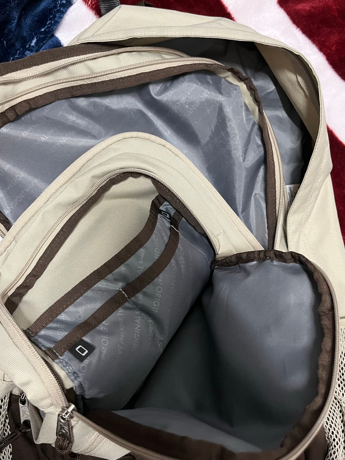 잔스포츠 엔보이 백팩 베이지/브라운 48cm x 33cm x 15cm 상품이미지4