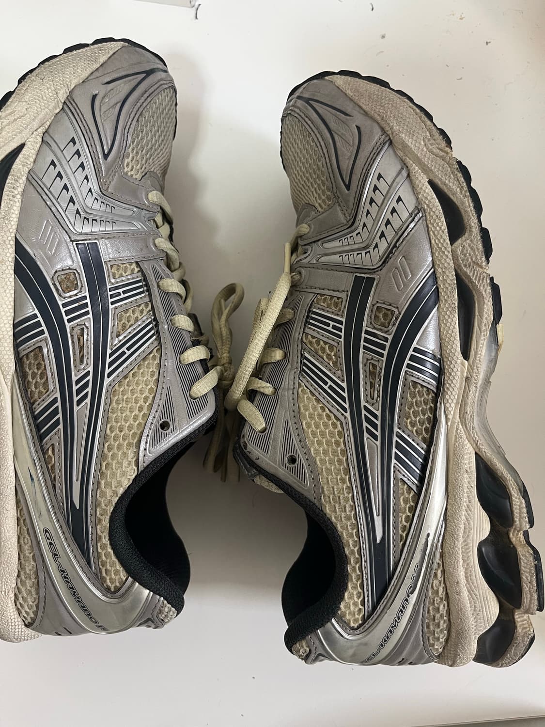 아식스 젤 카야노 14 오이스터 화이트 스티플 그레이 상품이미지3