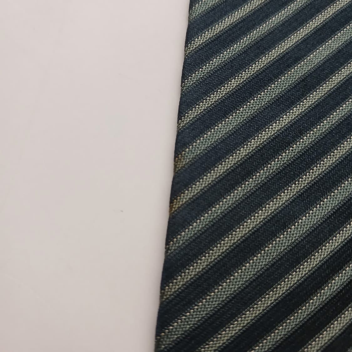 발렌티노 실크 네이비 스트라이프 넥타이 9.8cm B등급 A18608
 상품이미지6