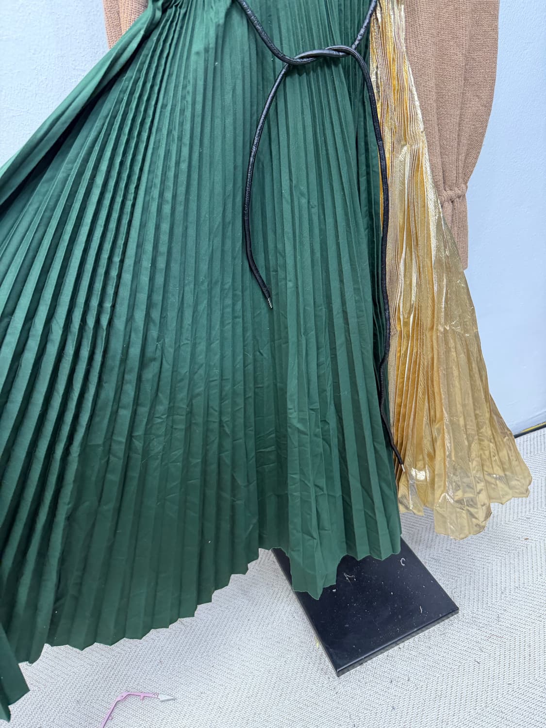 매장판정품) 사카이 니트 플리츠 롱 원피스 2 상품이미지5