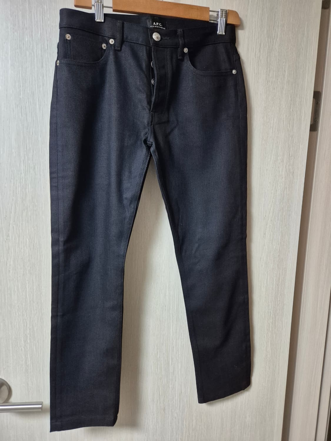 (20년식) APC 아페쎄 쁘띠 스탠다드 블랙진 데님팬츠 28 상품이미지1