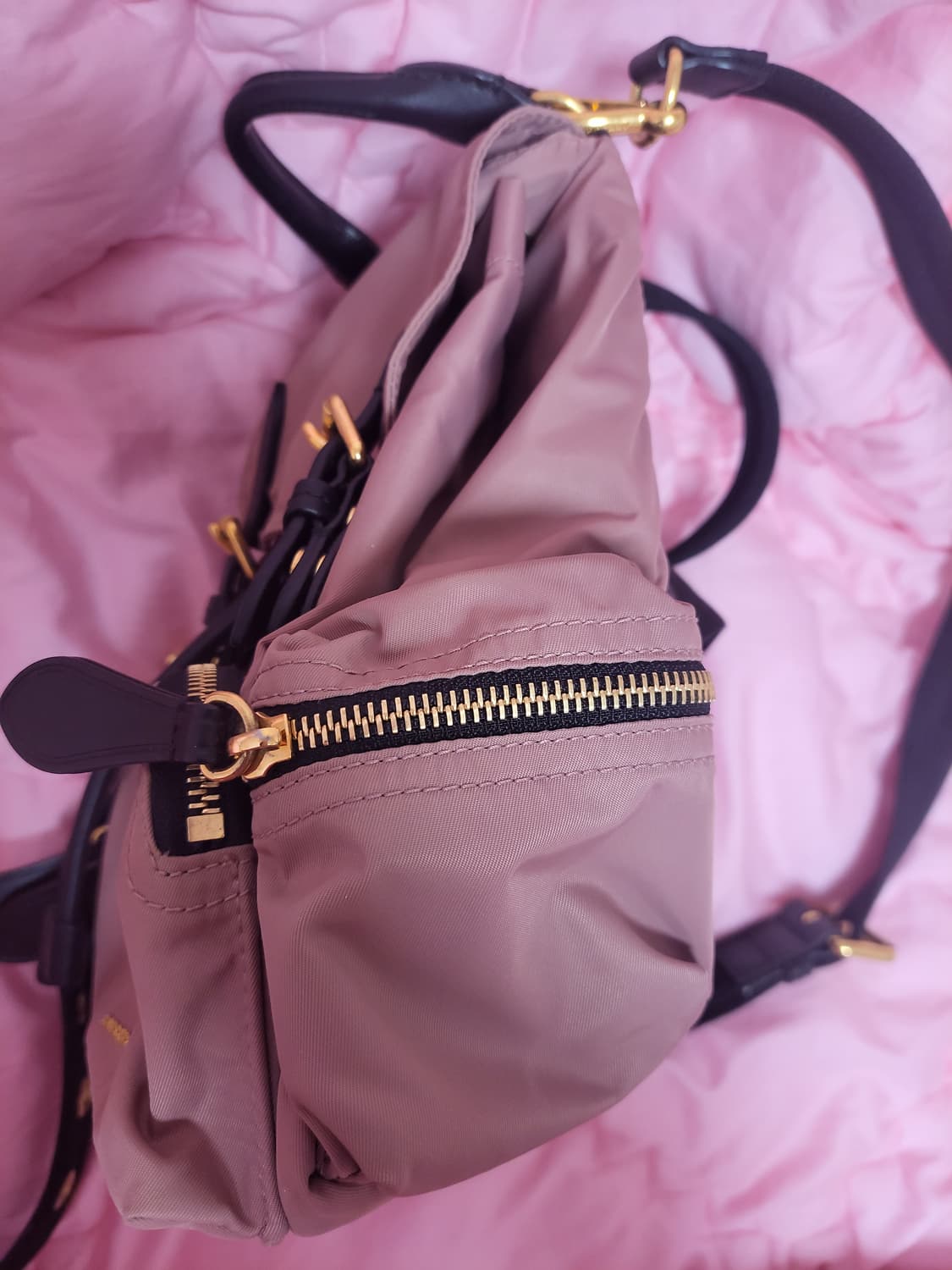정품)급처1번사용상태좋음!버버리 럭색 핑크 백팩 아이유 가방 연예인 가방 상품이미지9
