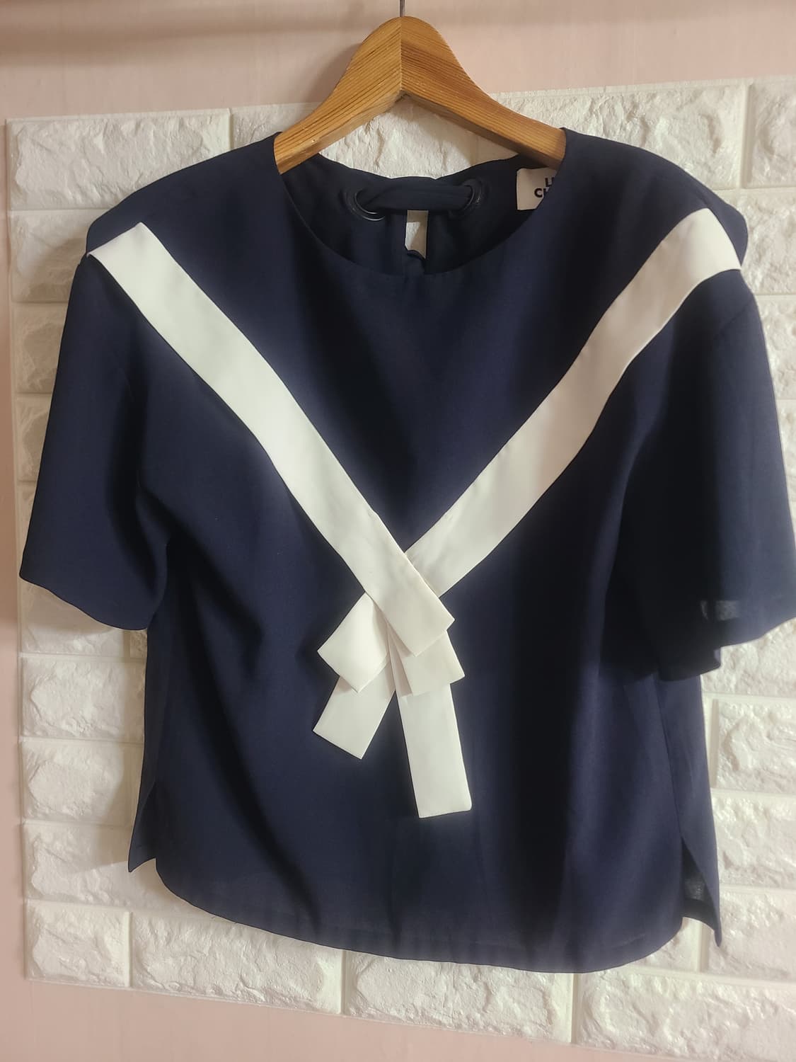 박신혜 럭키슈에뜨 네이비 리본 블라우스 상품이미지4