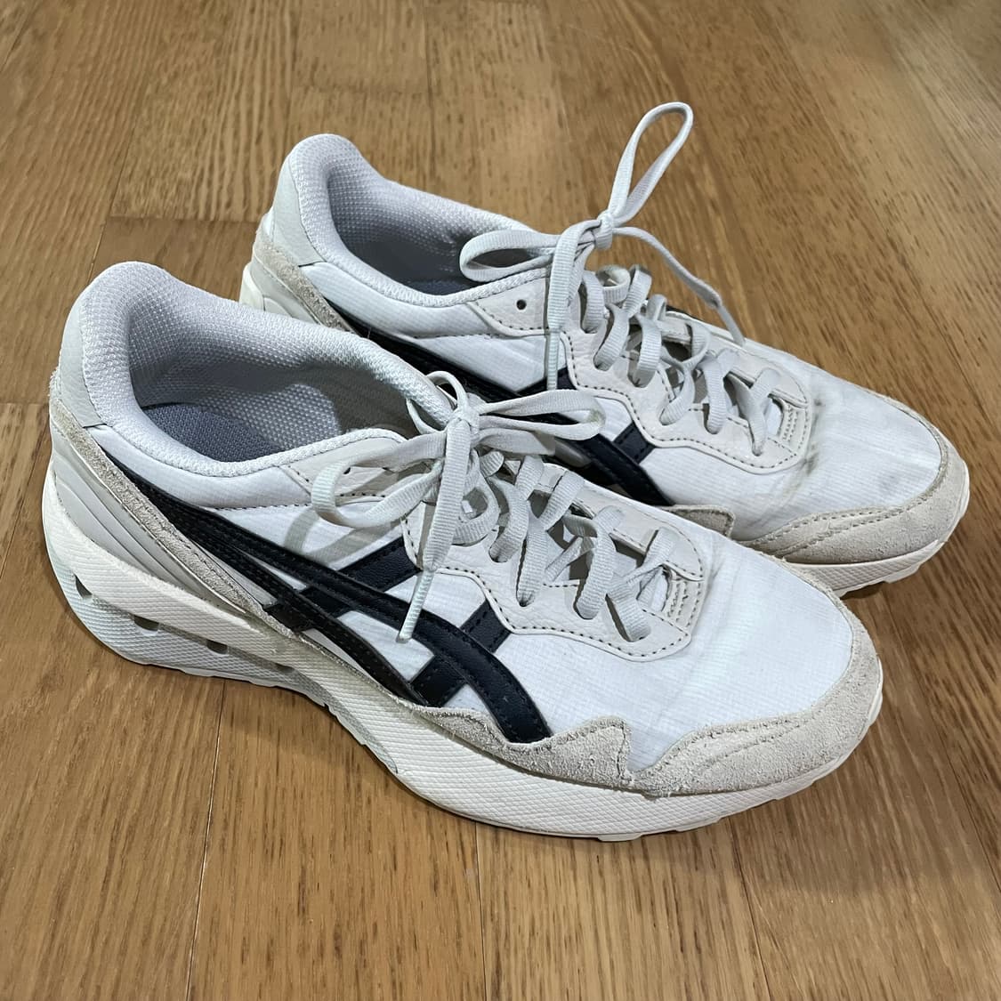 아식스 조거 X81 화이트 스모크 그레이 스니커즈 240 상품이미지1