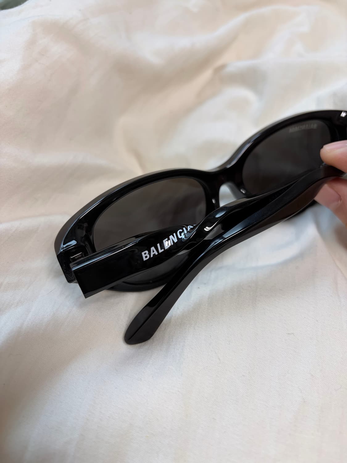 발렌시아가 트위스트 캣 선글라스 블랙 상품이미지5