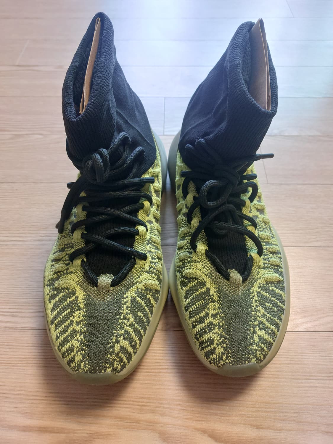 275)아디다스 이지 베스킷볼 니트 에너지 글로우
농구화 상품이미지2