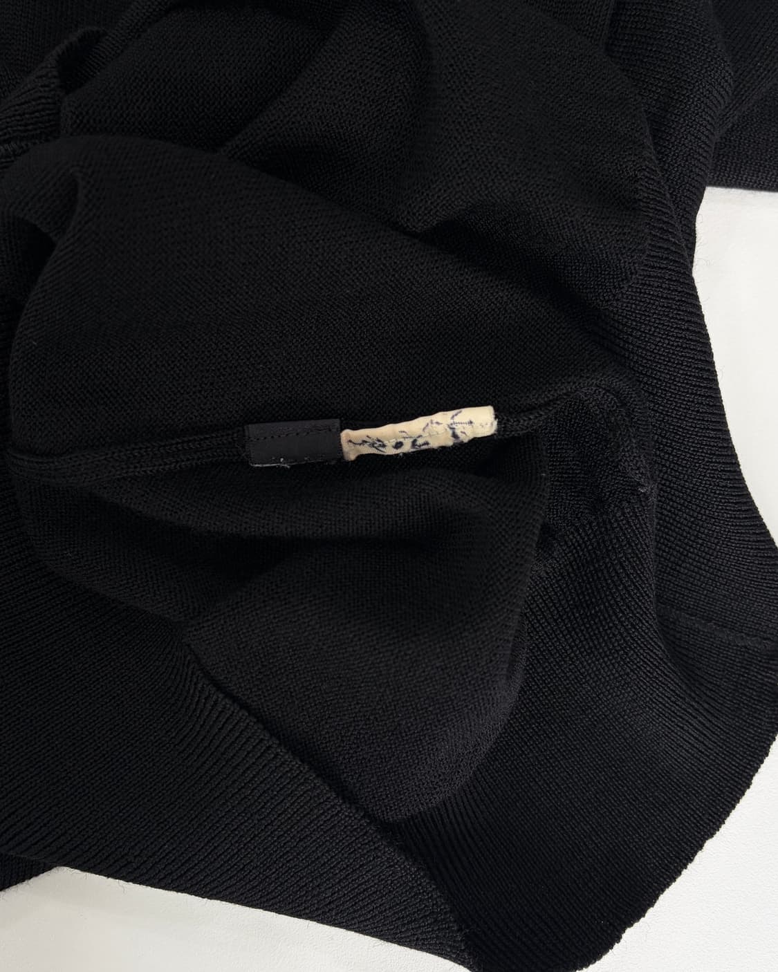 [L]입생로랑 YSL 하이넥 니트 블랙 상품이미지5