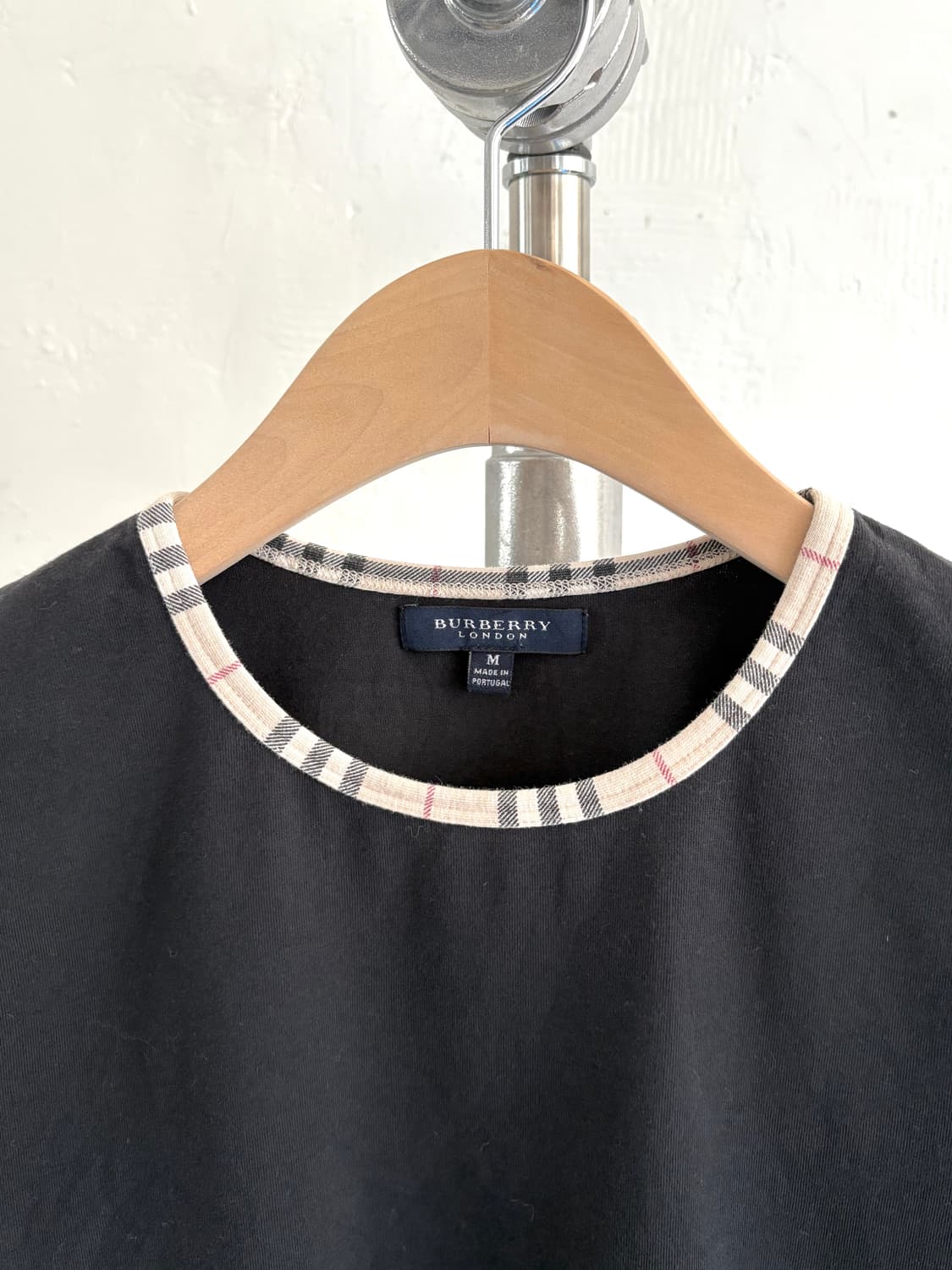 Burberry 버버리 런던 노바체크 디테일 블랙 반팔 티 상품이미지4