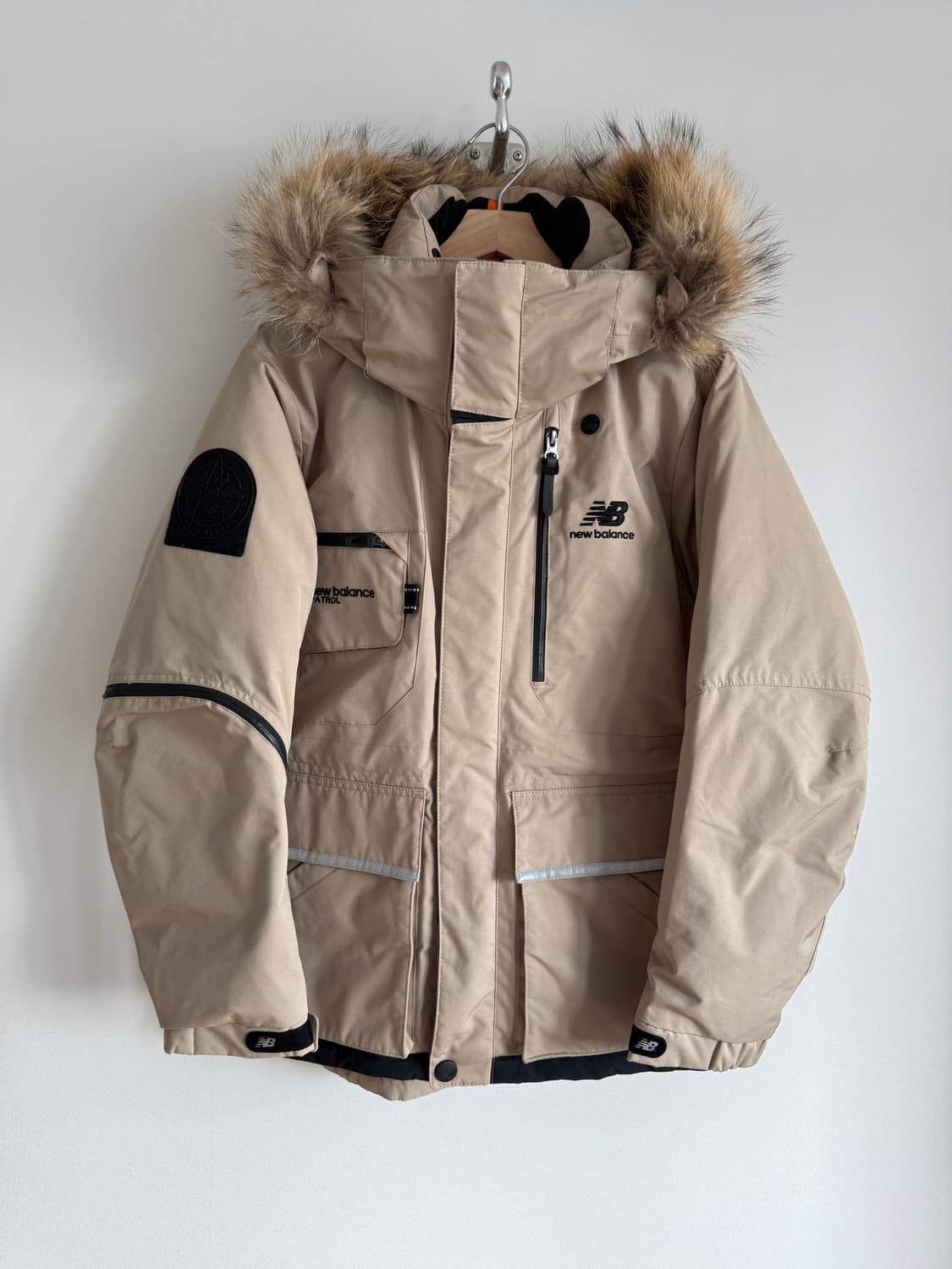 뉴발란스(new balance) 카메라맨 파카 패딩 상품이미지1