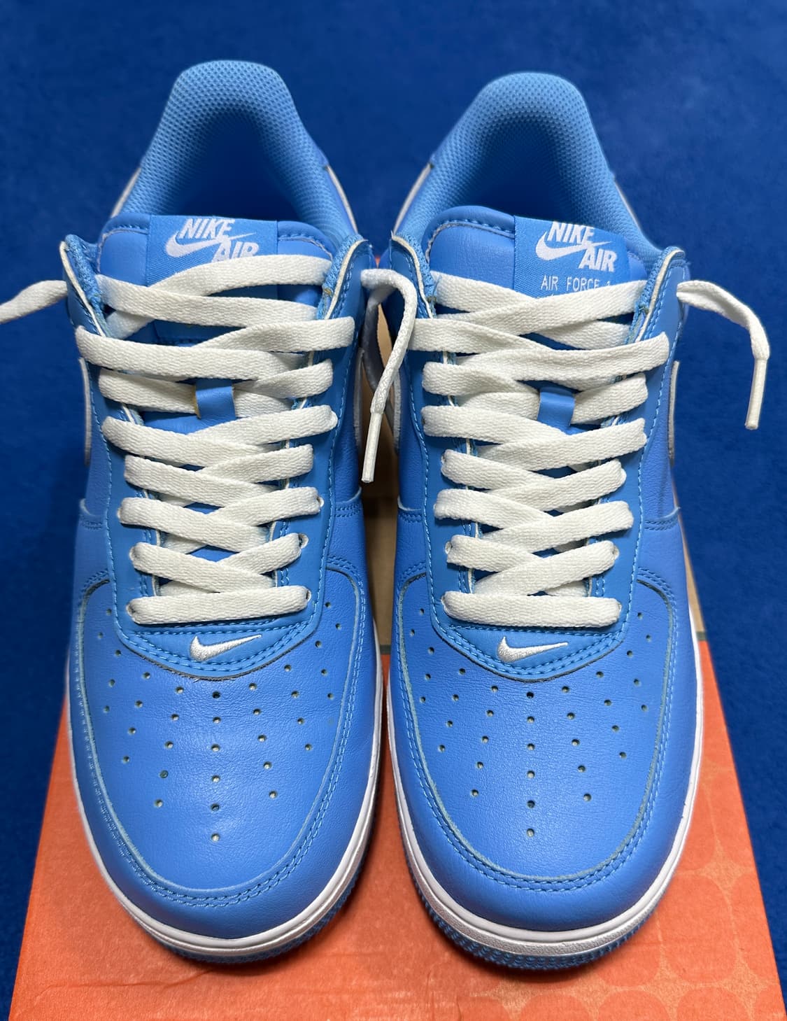 나이키 에어포스 1 유니버시티 블루 상품이미지2