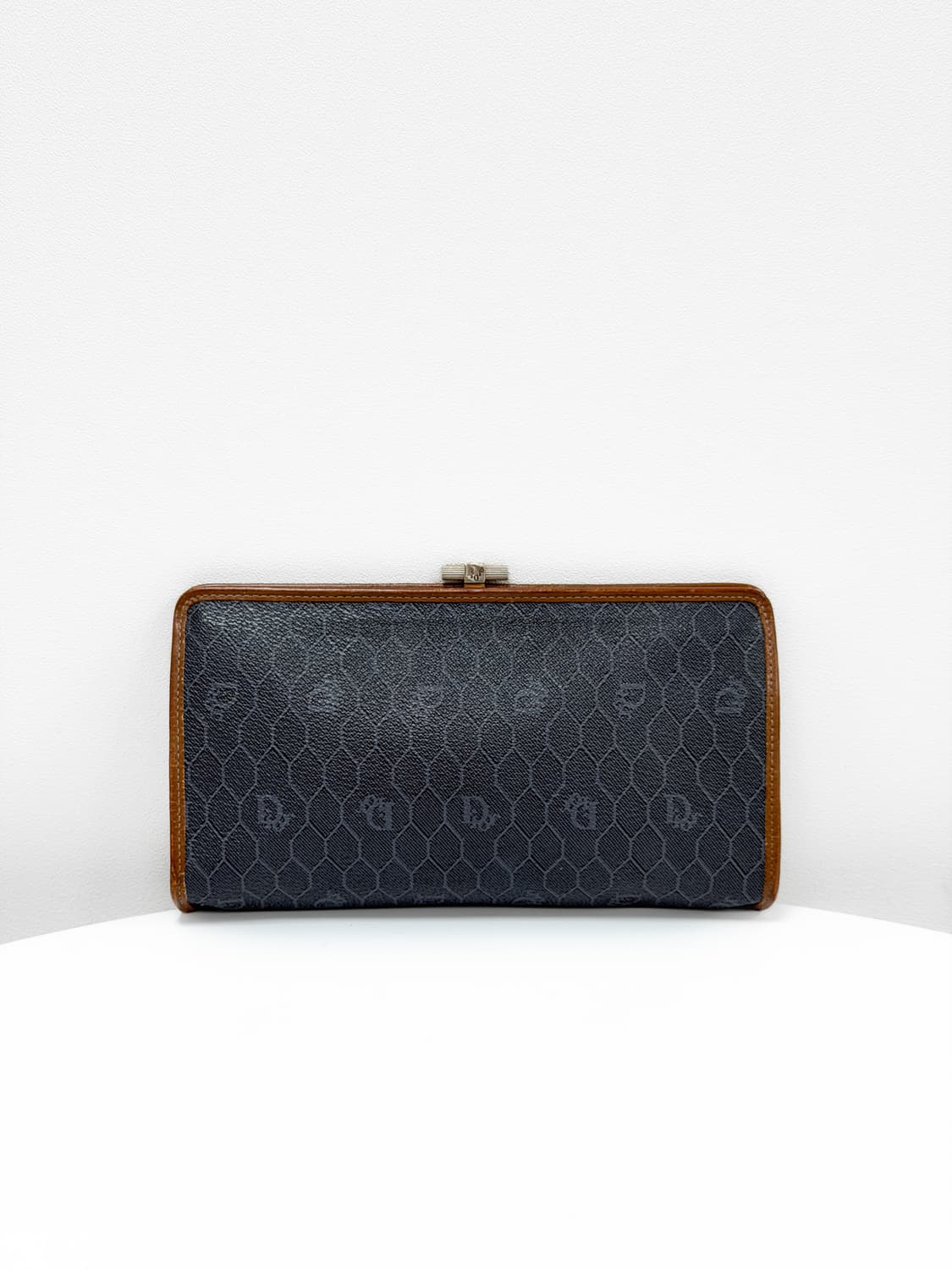 디올 빈티지 허니콤 프레임 클러치 상품이미지1