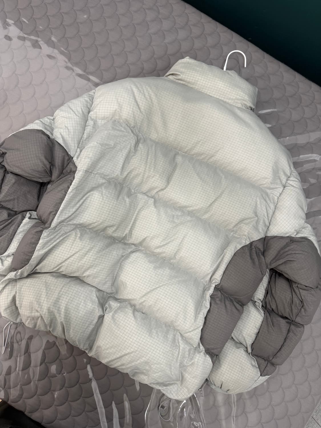 팔라스 립스탑 푸파 콘크리트 그레이 패딩 24FW S 상품이미지10