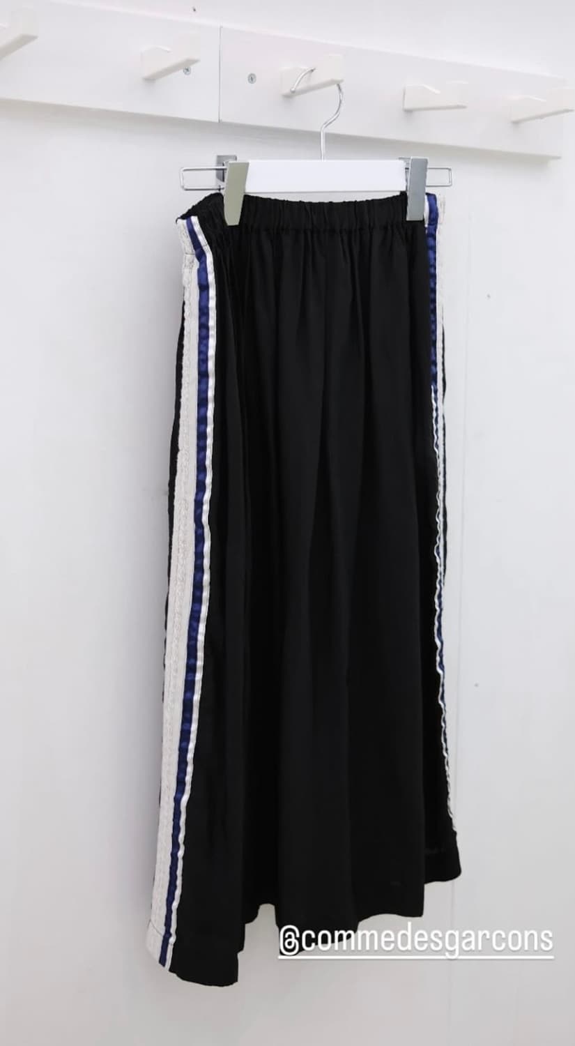 꼼데가르송 트리콧 미디 스커트 상품이미지1