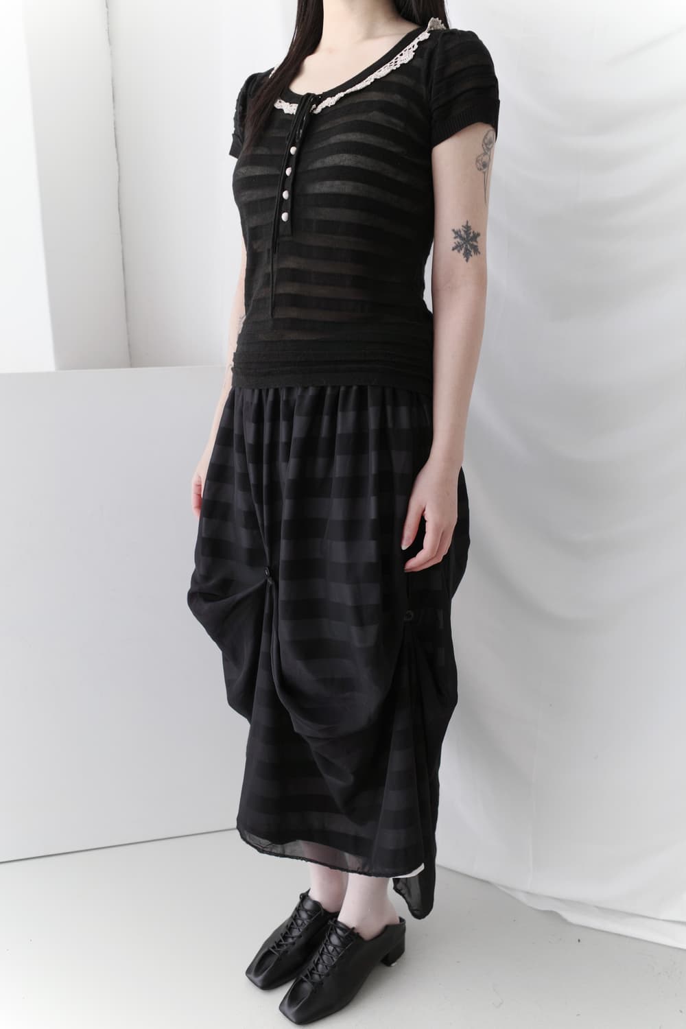 stripe see-through lace half T  상품이미지7