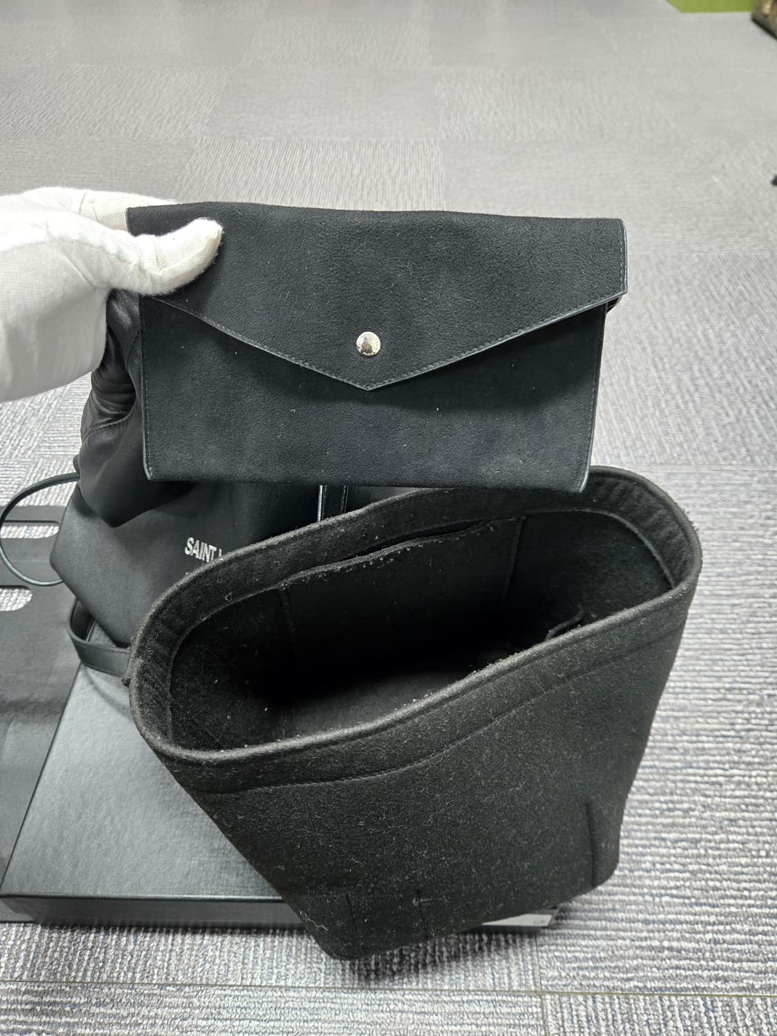 [특가][정품] 입생로랑 테디 버킷백 상품이미지7