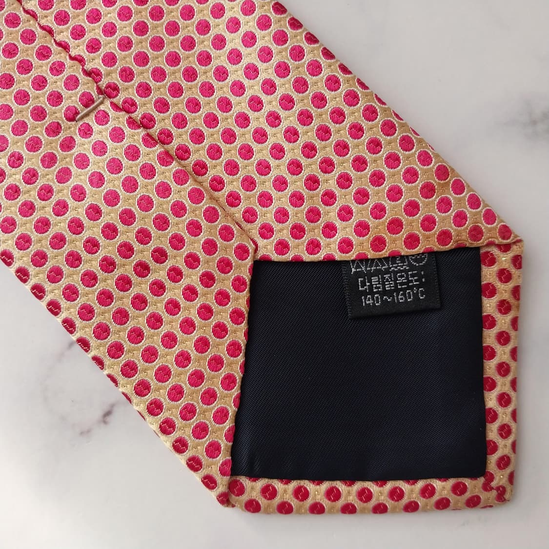 아쿠아스큐텀 실크 핑크 도트 넥타이 8.6cm A+등급 K1609
 상품이미지10