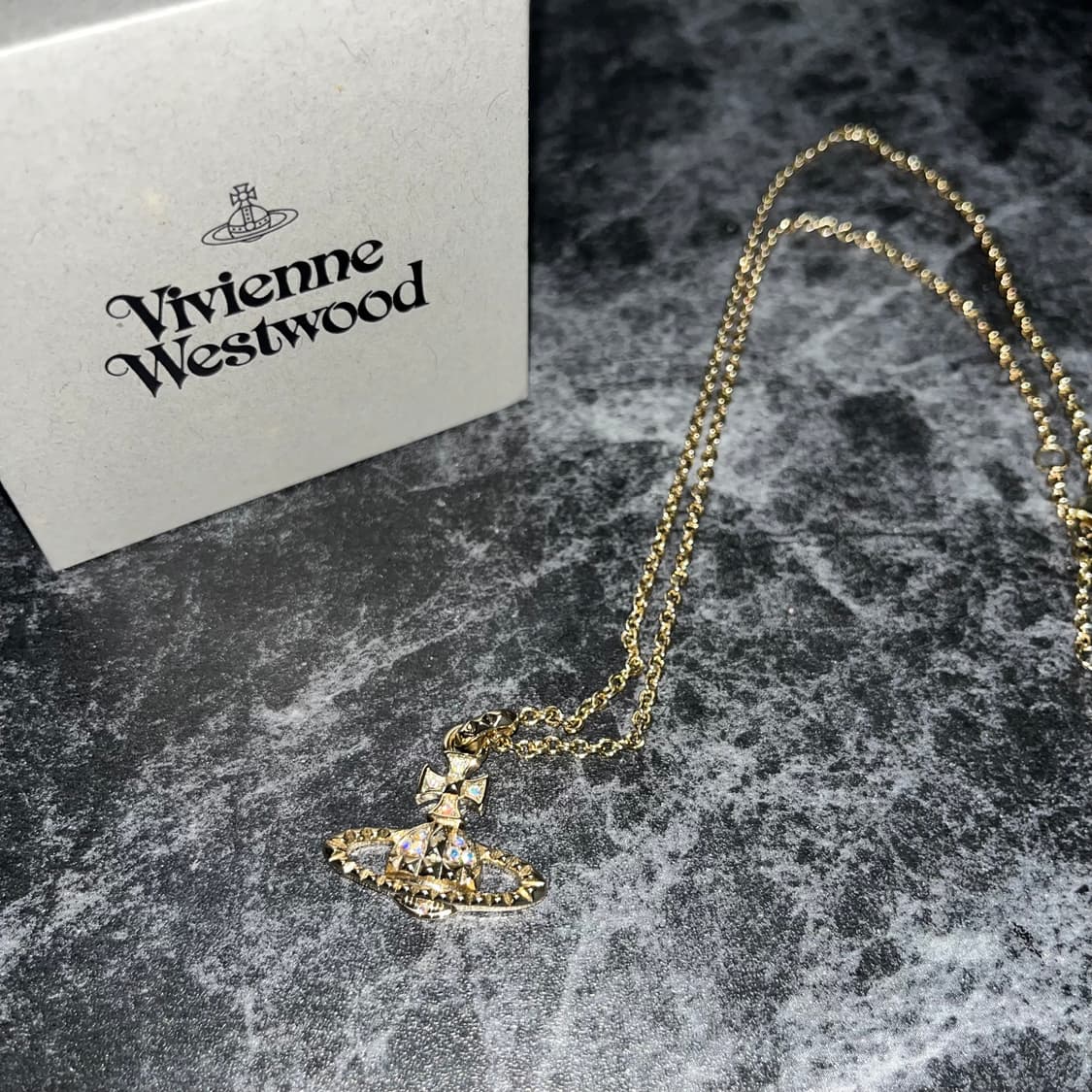 [Vivienne Westwood]비비안웨스트우드 릴리프 목걸이(골드) 상품이미지2