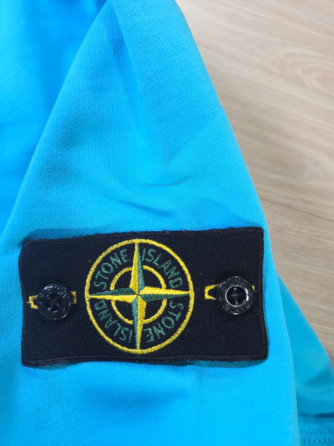 [1회착용] 스톤아일랜드 코튼 맨투맨 스카이 블루 상품이미지6