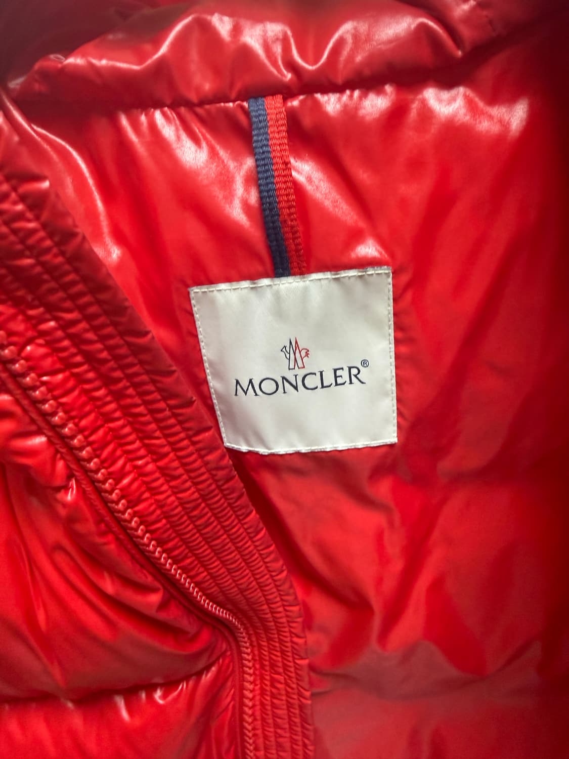 몽클레어 에크린스 3사이즈 팝니다. 상품이미지2