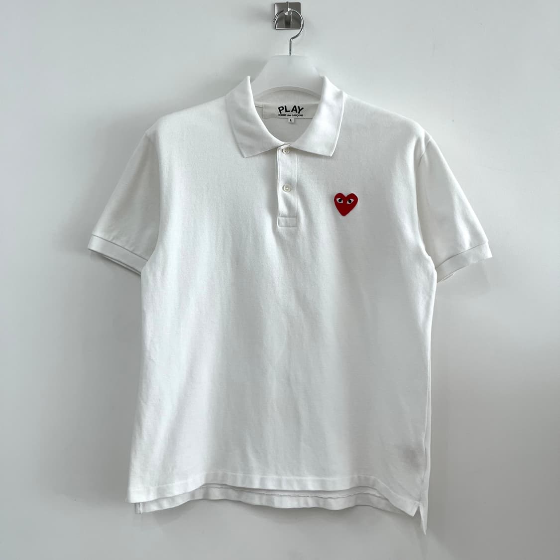 꼼데가르송 플레이 레드 하트 와펜 화이트 폴로 셔츠 상품이미지2