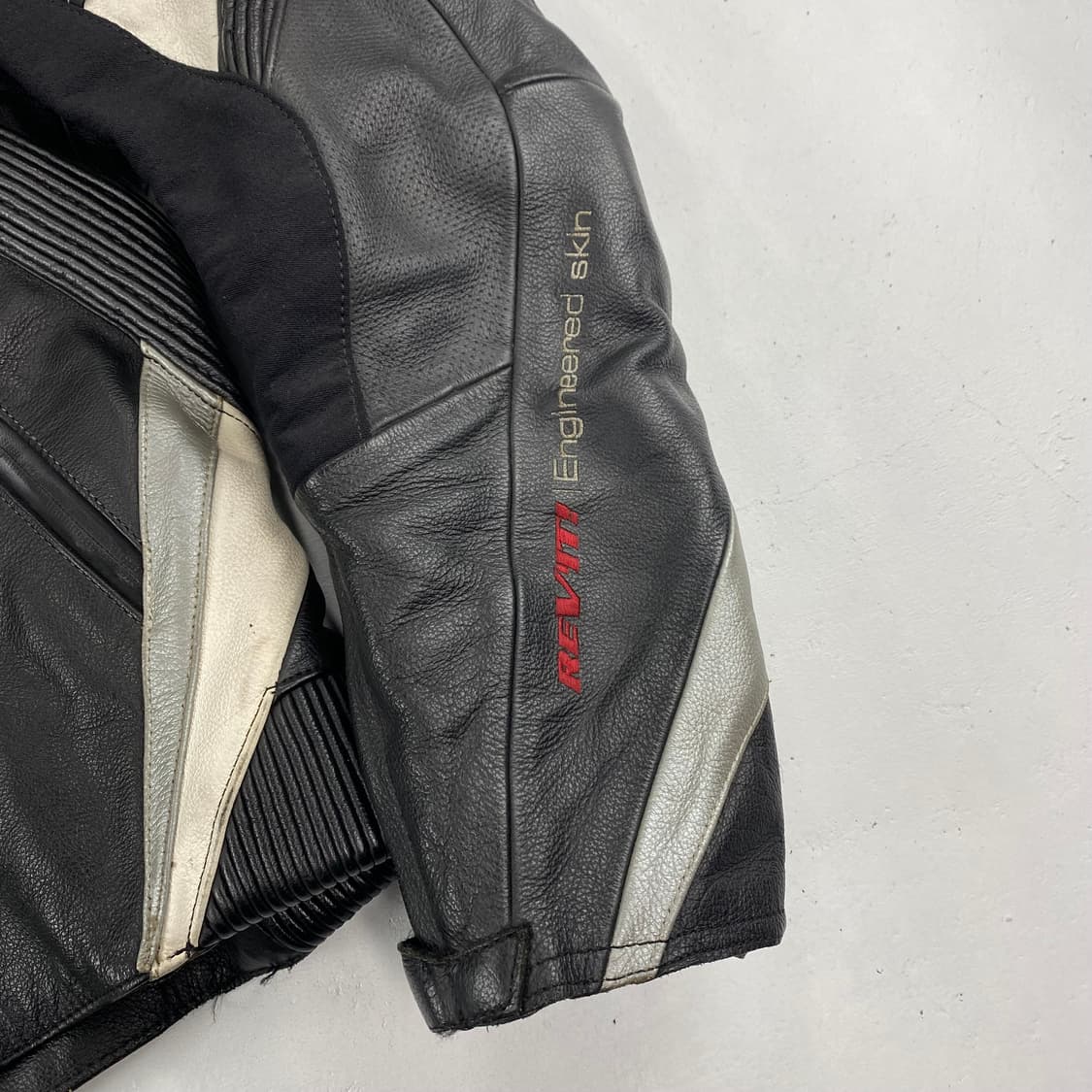 Revit 레빗 소가죽 프로덱터 모터사이클 자켓 (98) 상품이미지4