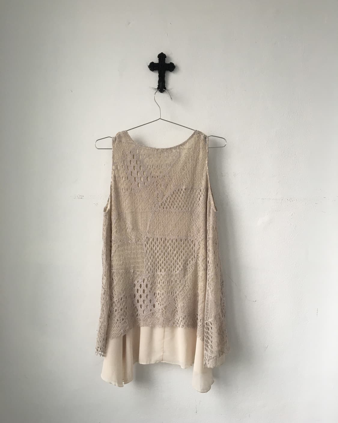 Lace point punching unbalanced sleeveles 상품이미지3