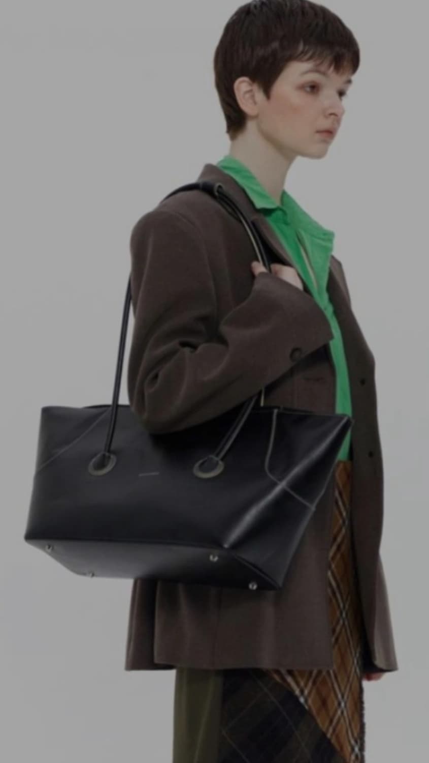 마지셔우드 보트 쇼퍼 블랙 플레인 상품이미지1