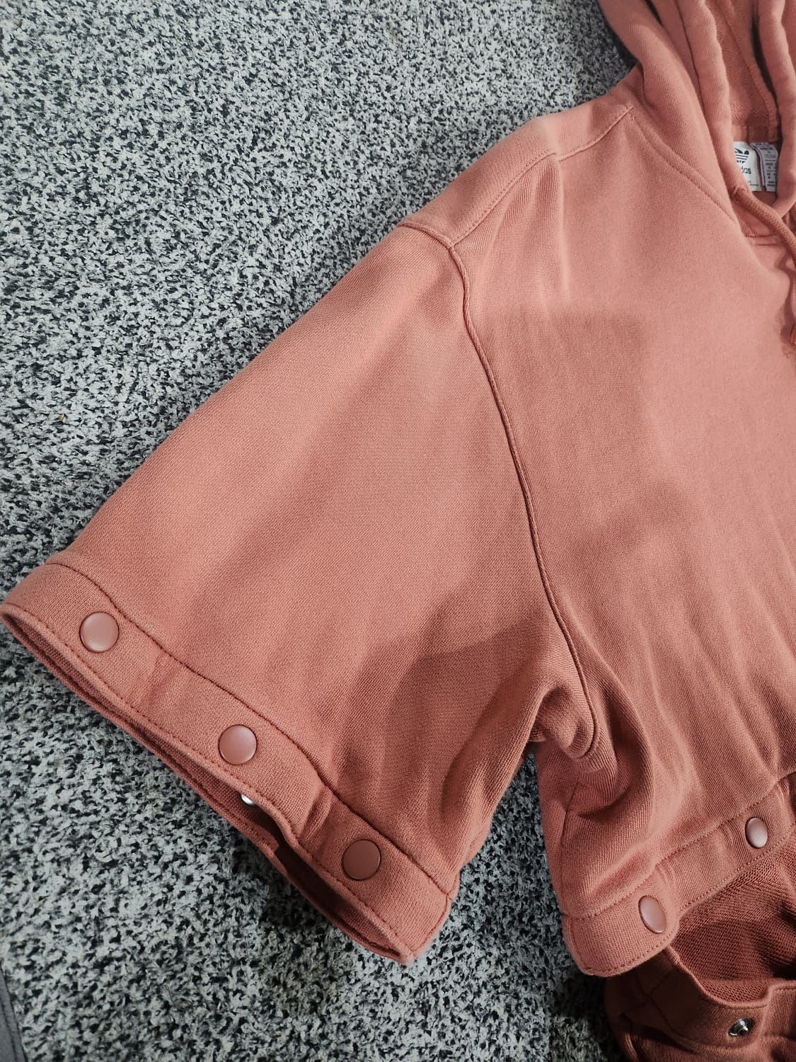 Adidas 오리지널 라인의 크롭 후드티  상품이미지6