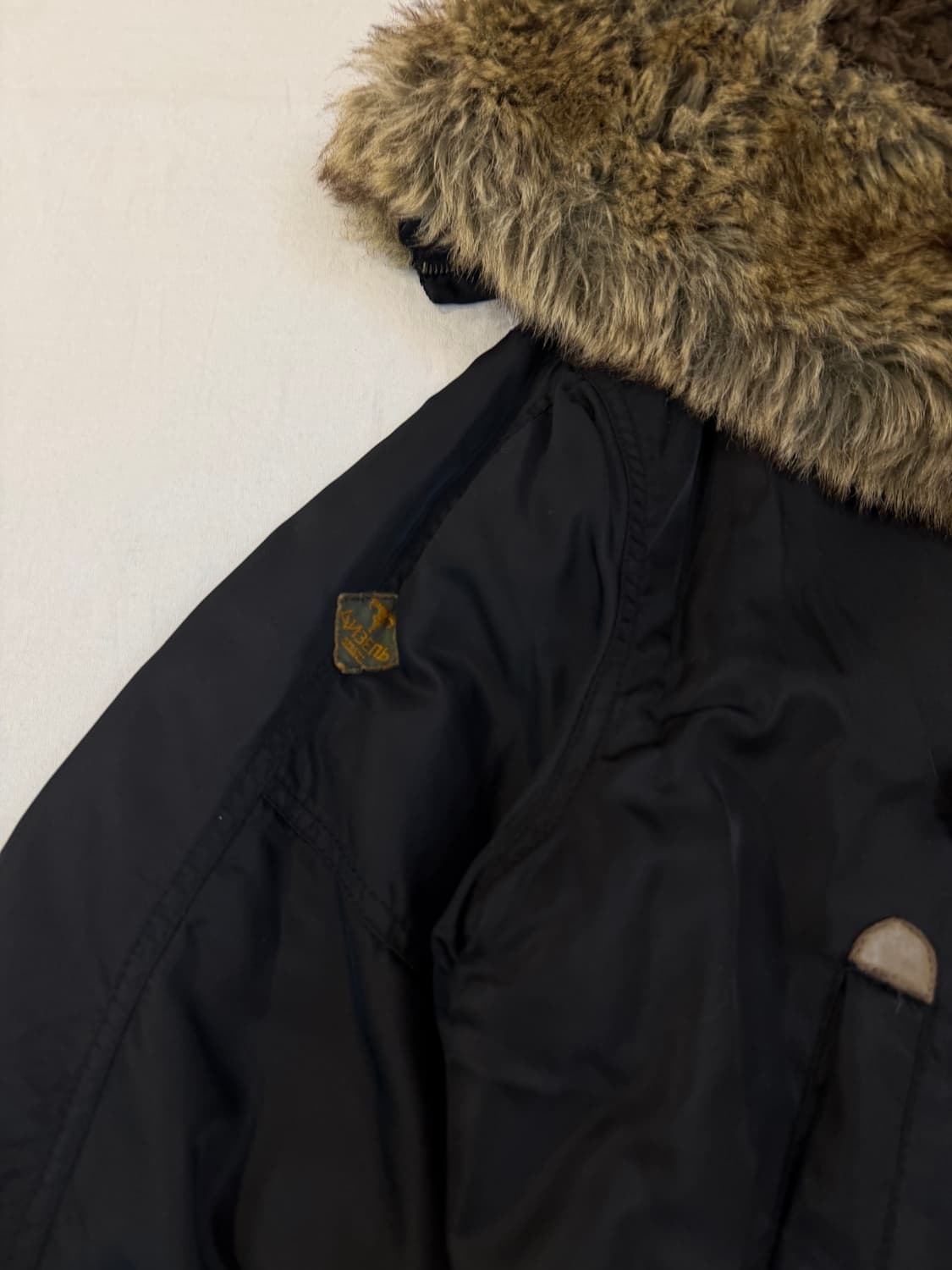 디젤 N-2B 울프죠 퍼 후드 플라이트 봄버 자켓 상품이미지3