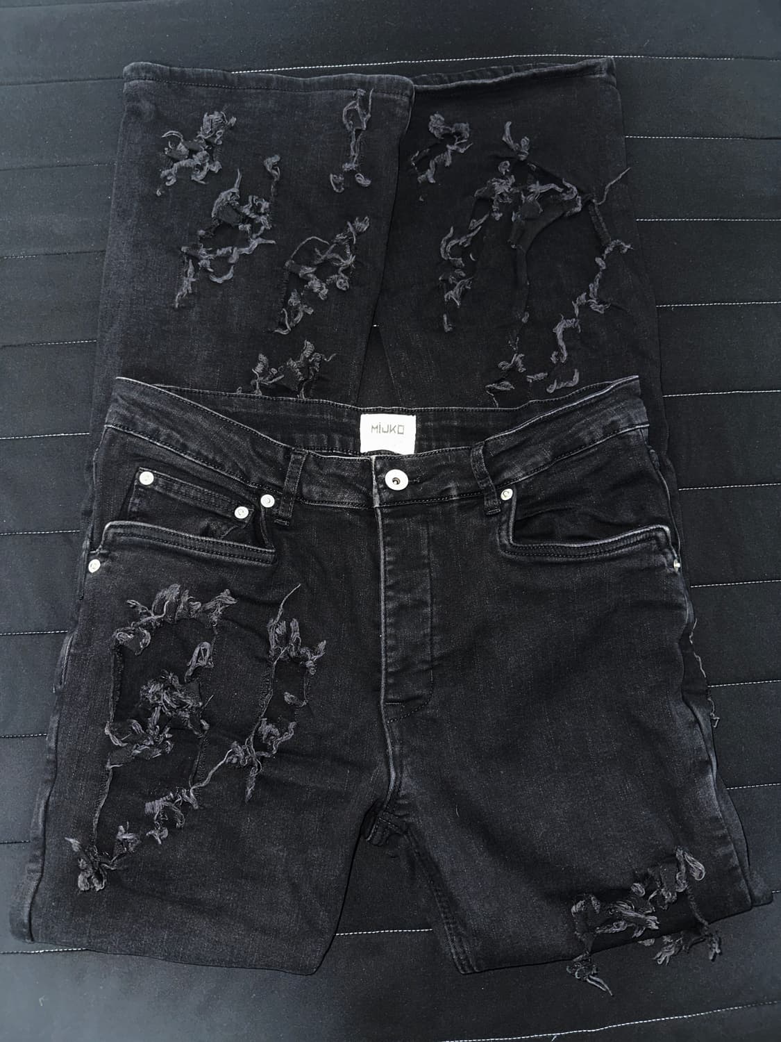 [UNISEX] 오웬 데미지 블랙진 상품이미지3