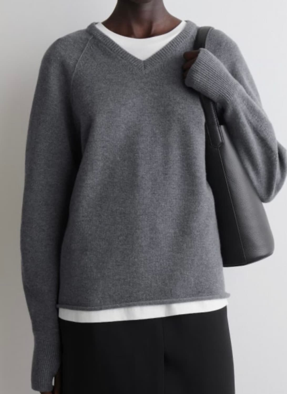 COS 브이넥 니트 라지 상품이미지5