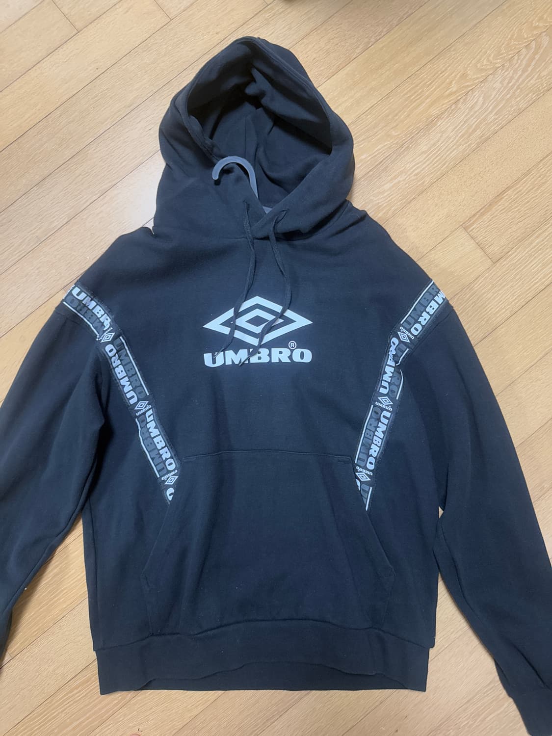 엄브로 후드티 상품이미지1