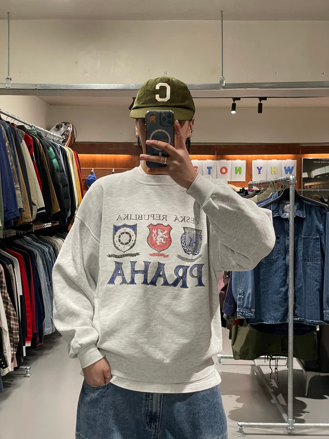 빈티지 프라하 맨투맨 티셔츠   상품이미지2