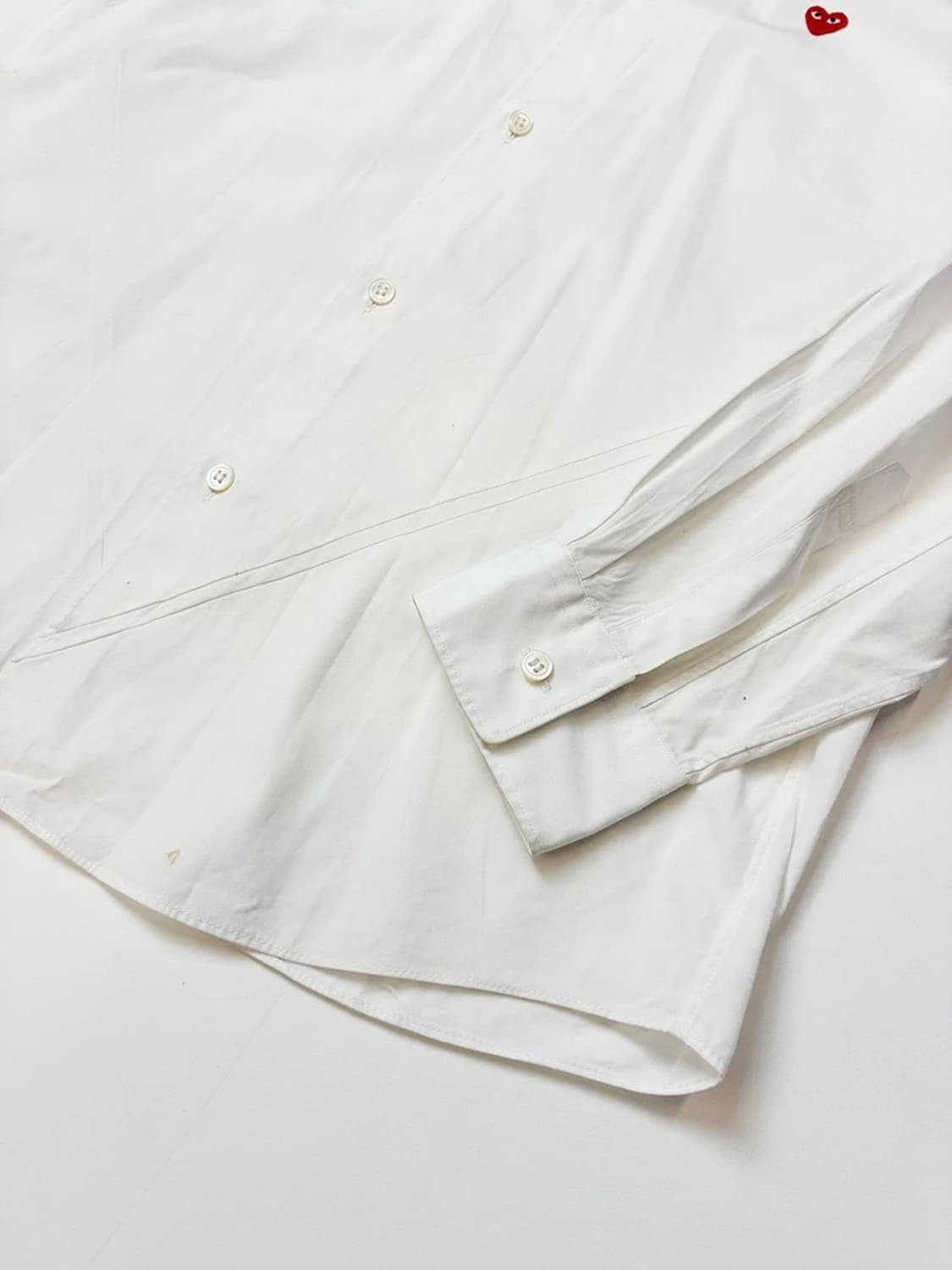 꼼데가르송 플레이 리틀 레드 하트 버튼 셔츠 PN5316 상품이미지4