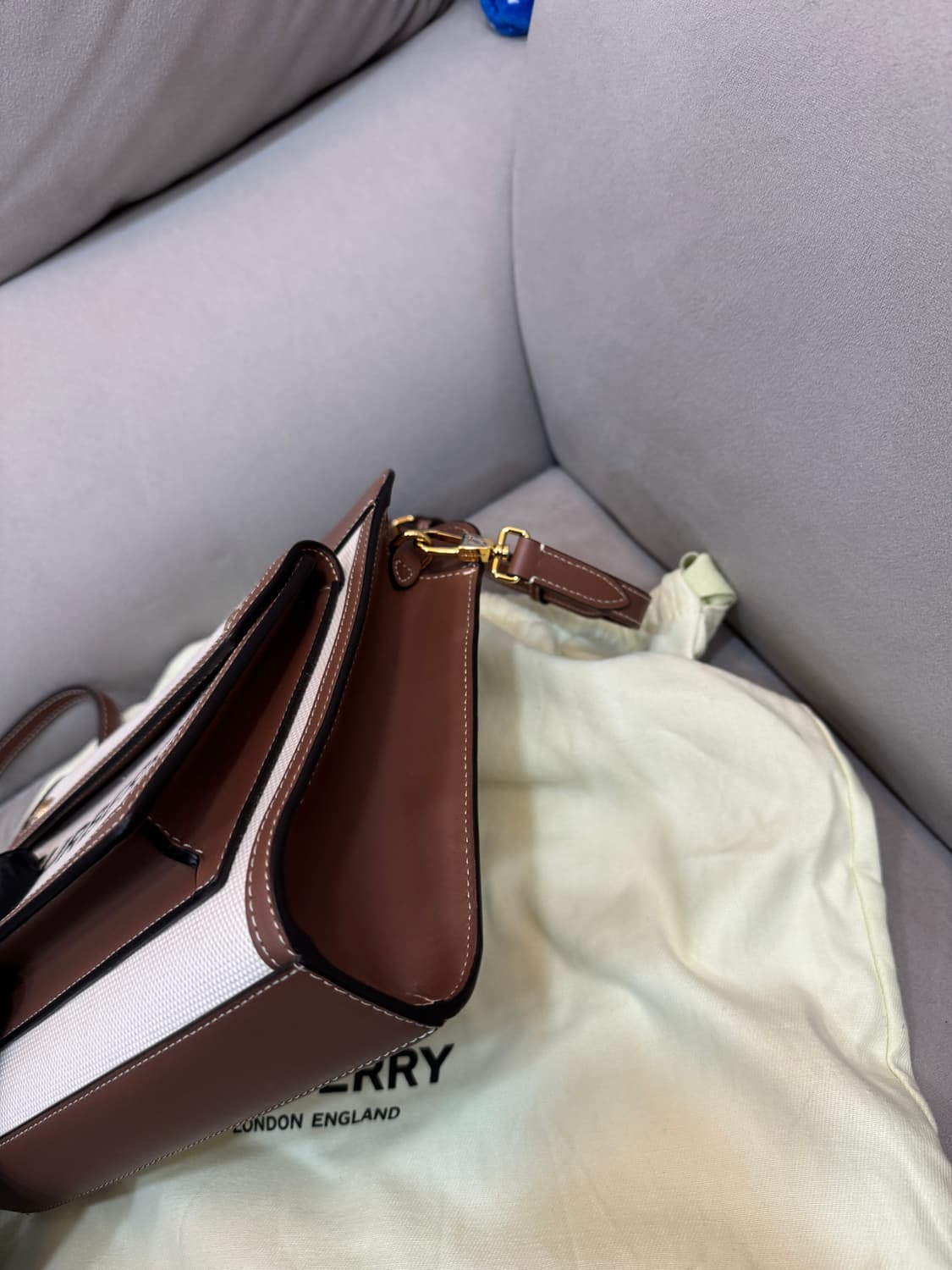 버버리 캔버스 미니 포켓백  상품이미지4