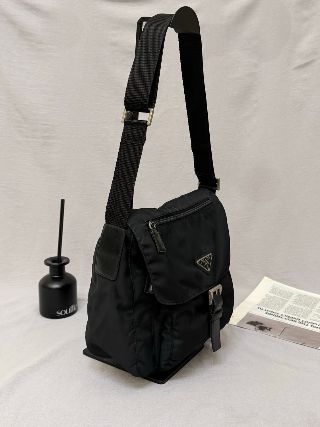 프라다 나일론 포코노 버클 크로스백 주우재백 상품이미지3