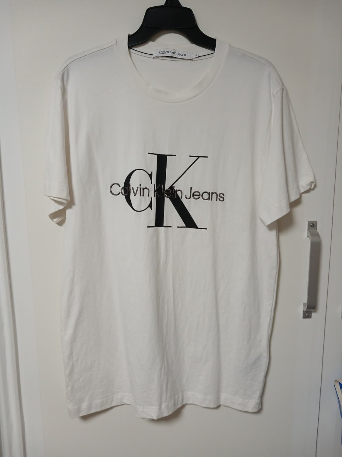 캘빈클라인 진 남성 레귤러핏 모노그램 로고 반팔 티셔츠 m 상품이미지1