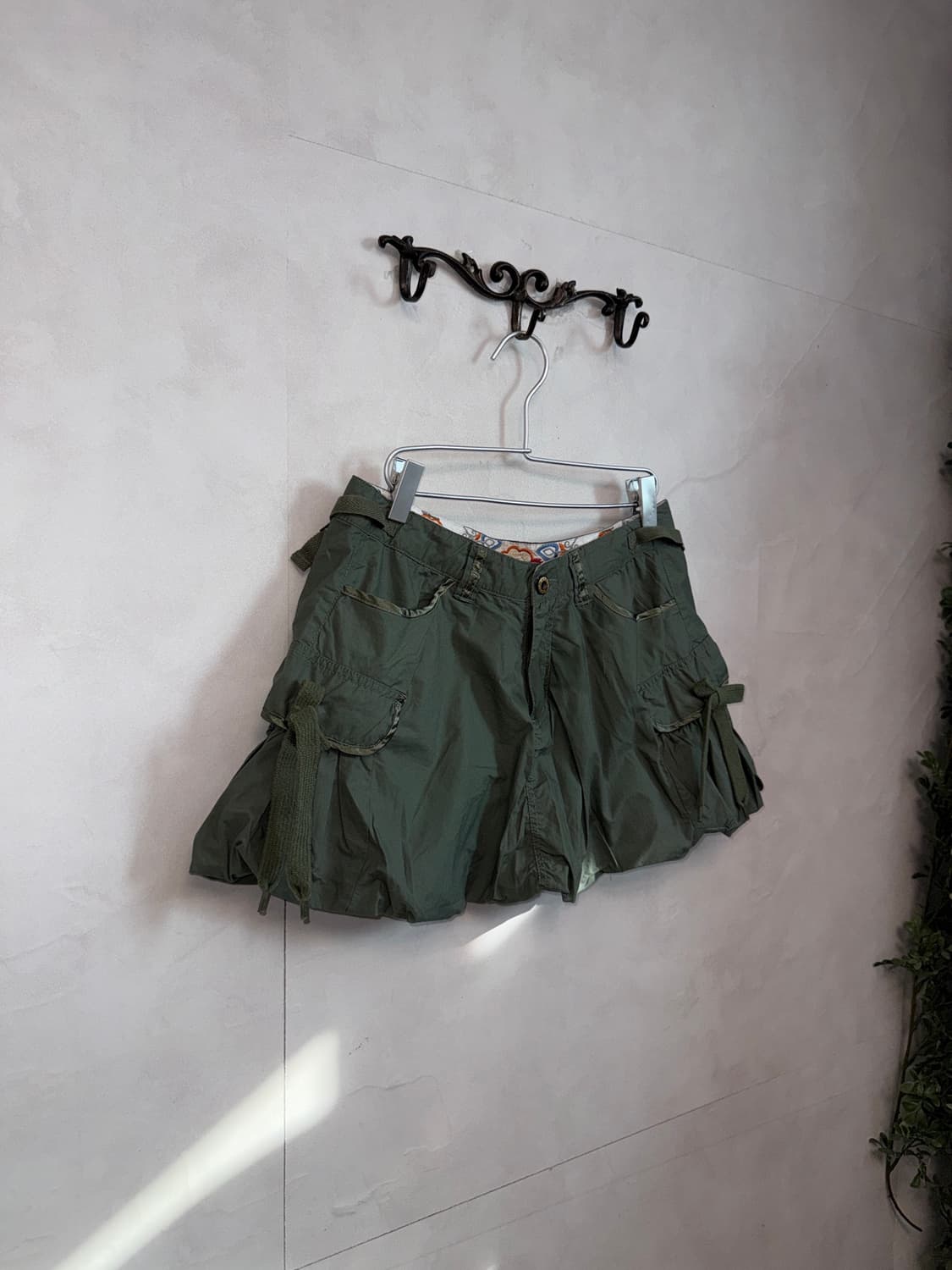 Guess mute khaki balloon pocket skirt 상품이미지2