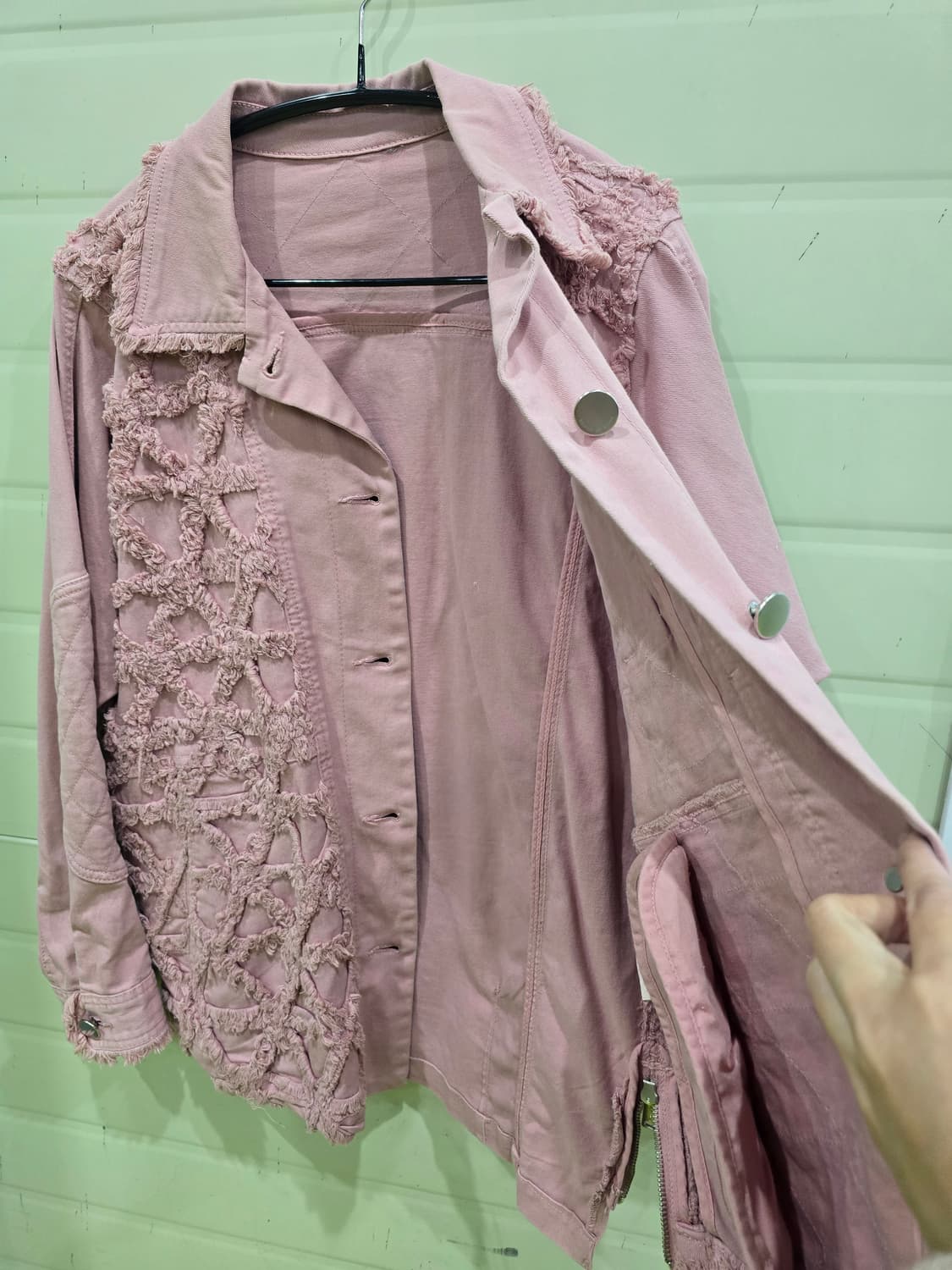 VOV 핑크 데님 컷아웃 디테일 자켓 상품이미지4