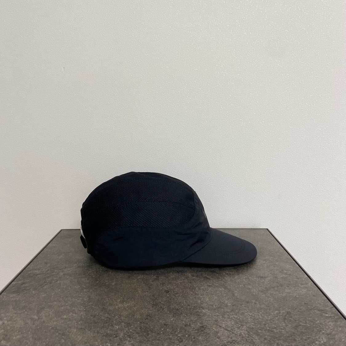 슈프림 X 나이키 콜라보 트레일 블랙 러닝 캠프캡 모자 상품이미지3