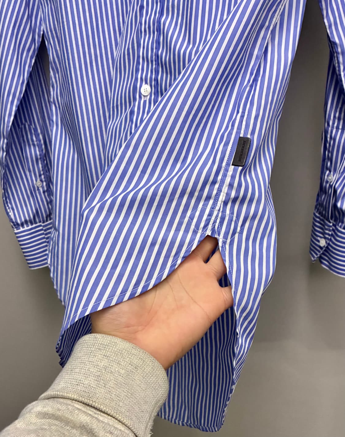 (XS~S)BURBERRY 버버리 스트라이프 카라 자수 블라우스 롱셔츠 상품이미지6