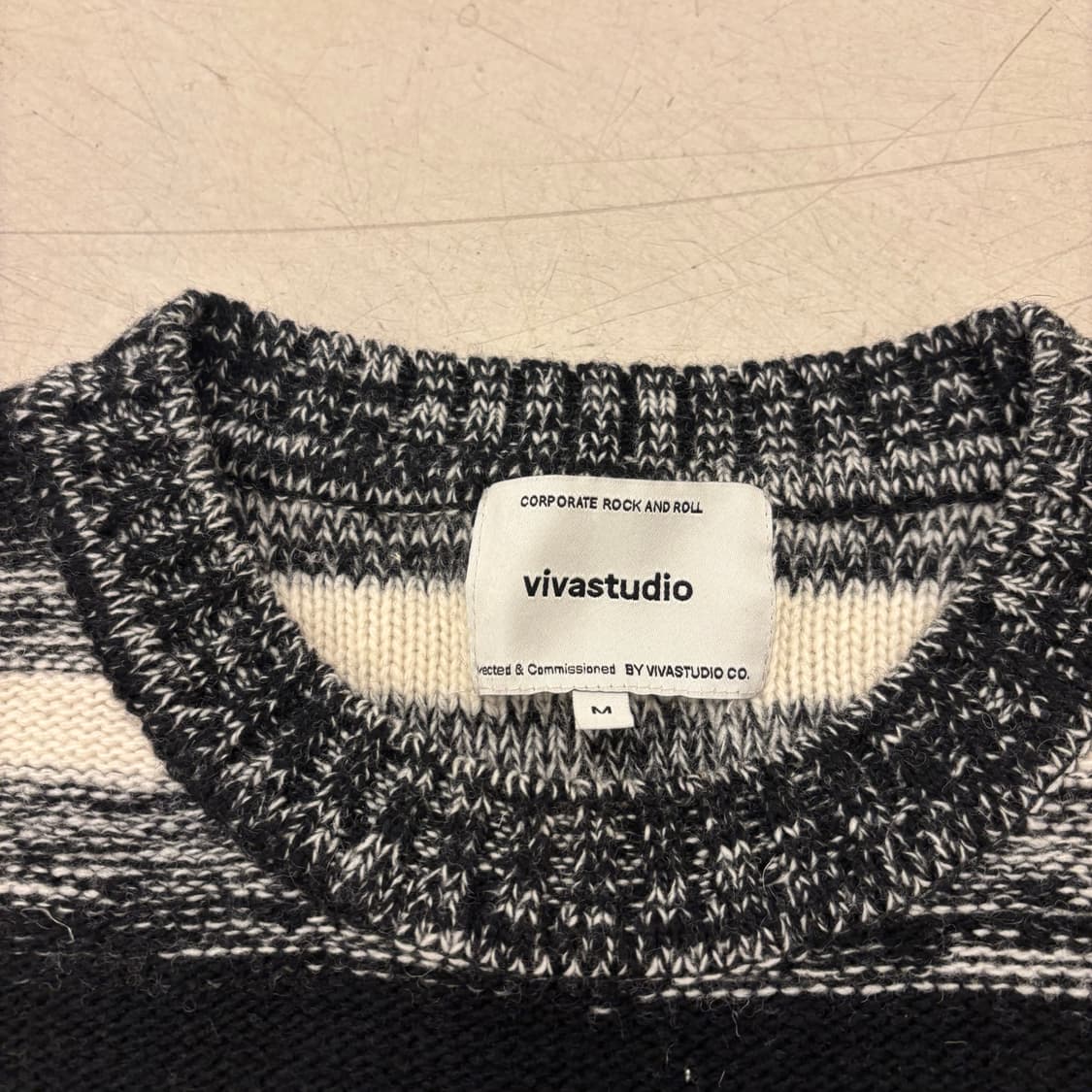 비바스튜디오 스트라이프 투톤 니트 상품이미지3