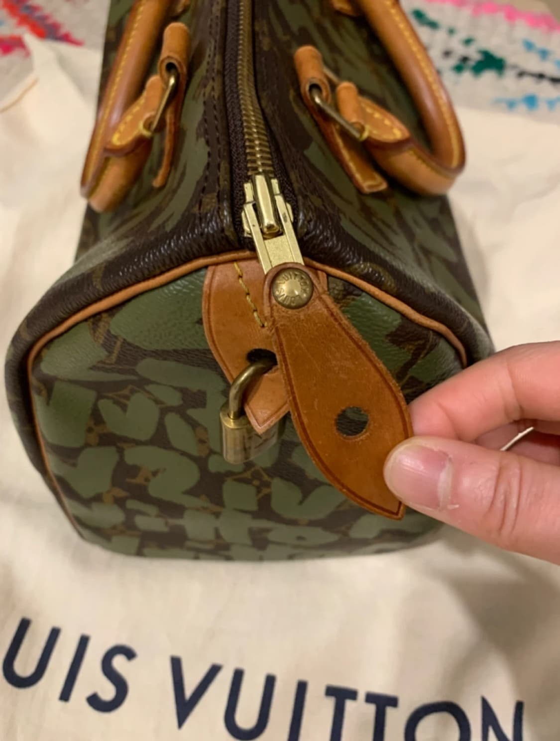 루이비통 스피디 모노그램 그라피티 백 상품이미지3