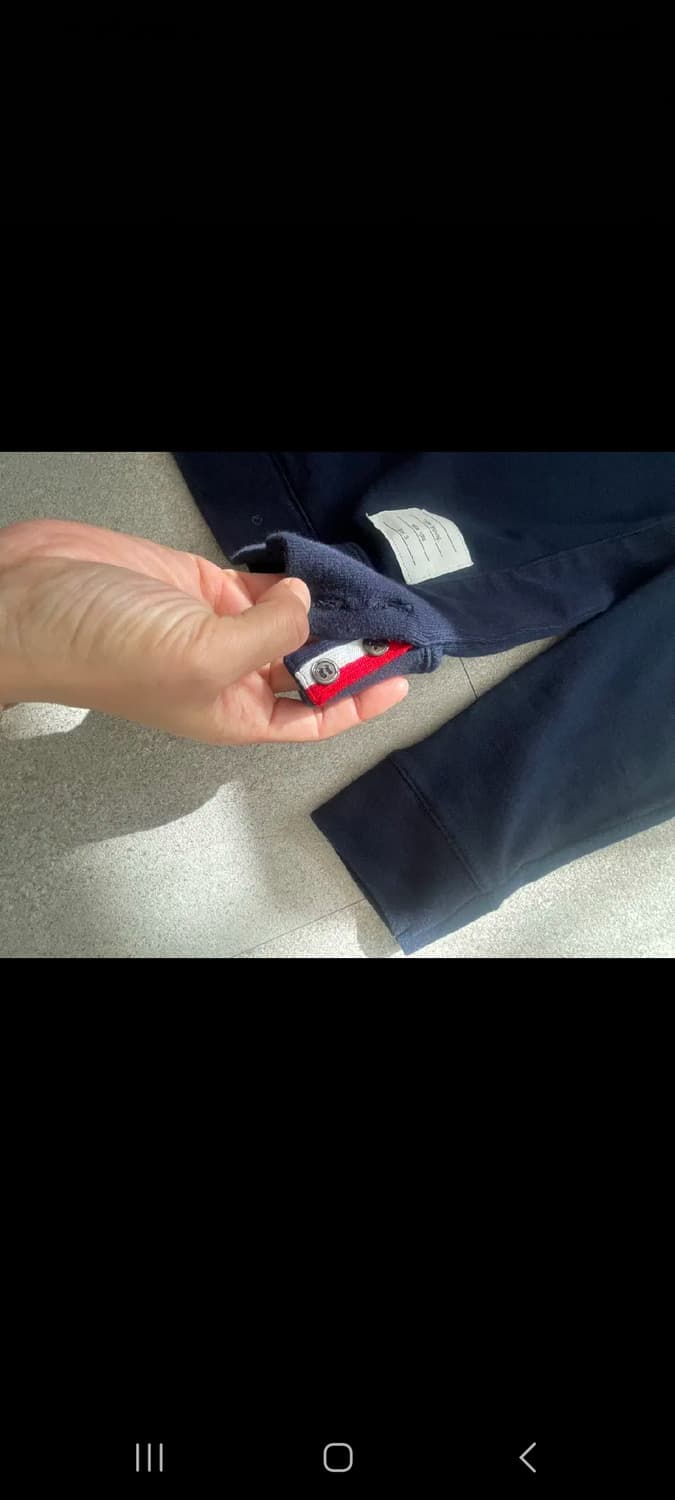 톰브라운 네이비 맨투맨.  3 상품이미지4